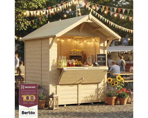 Houten marktkraam met drankjes en pretzels onder lichtslingers