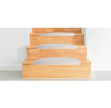 Houten trap met trapmatten