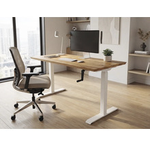 Kantoor met in hoogte verstelbaar bureau, bureaustoel en computer