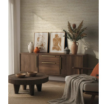 Woonkamer met dressoir, decoratie en abstracte kunstwerken voor een gezellige sfeer