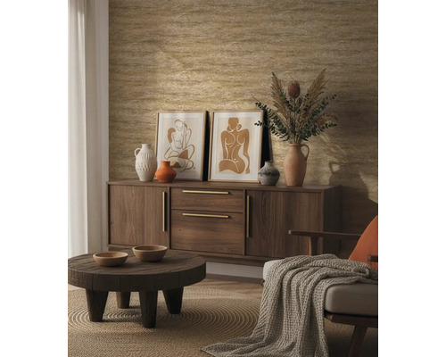 Woonkamer met dressoir, decoratie en patroonbehang