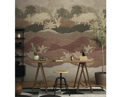 Kamer met patroonbehang, bureau en decoratie