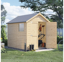 Houten tuinhuis met open deuren en tuingereedschap binnenin