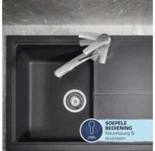 Bovenaanzicht van een keukenspoelbak met kraan. Grohe SilkMove Logo staat voor een soepele, nauwkeurige en duurzame bediening van de mengkraan.