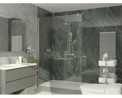 Moderne badkamer met inloopdouche, glazen wand, wandpanelen met marmerlook, wastafelmeubel en handdoekradiator.