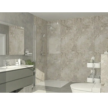 Moderne badkamer met inloopdouche, glazen wand, grote wandtegels met steenlook, wastafelmeubel en spiegel.