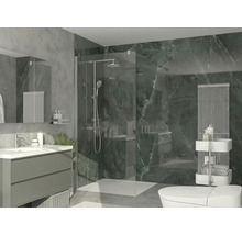Moderne badkamer met glazen inloopdouche, wastafelmeubel, wandtegels met donkergroene marmerlook en verticale radiator.