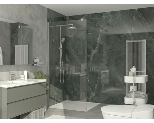 Moderne badkamer met glazen inloopdouche, wastafelmeubel, wandtegels met donkergroene marmerlook en verticale radiator.
