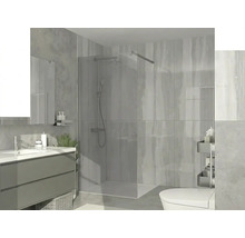 Moderne badkamer met een inloopdouche van glas, een grijs wastafelmeubel met witte wastafel en lichtgrijze wandtegels. Helder en georganiseerd.