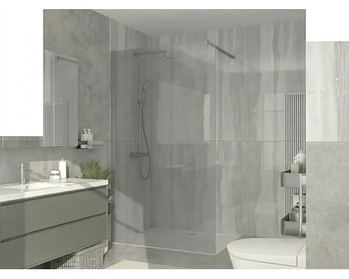 Moderne, lichte badkamer met glazen inloopdouche, grijs wastafelmeubel en wandtegels met natuursteenlook.