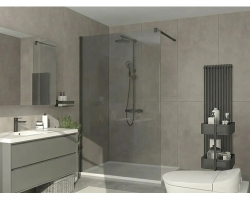 Moderne badkamer met glazen inloopdouche, grijs wastafelmeubel, witte wastafel, zwarte radiator en grijze tegels.