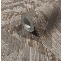 Vliesbehang met geometrisch zigzagpatroon en textielstructuur, beige en bruin, behangrol.