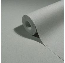 Rol lichtgrijs gestructureerd vliesbehang met een fijne linnenlook voor wandafwerking.