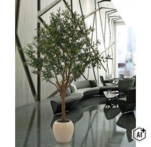 Kunstmatige olijfboom in een ronde pot, geplaatst in een modern, licht interieur met elegante loungemeubels en geometrische wanden. (Image AI modified or generated)