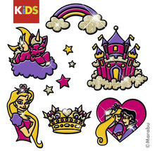Raamstickers voor kinderen met prinses, eenhoorn, kasteel, regenboog, kroon en hart met glitters.