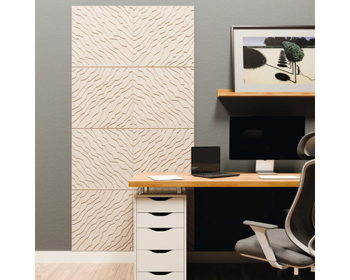 Moderne, georganiseerde werkkamer met een licht 3D-wandpaneel met golfpatroon naast een houten bureau met monitor en witte ladekast.
