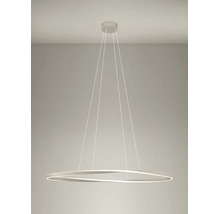 Moderne LED-hanglamp in ringvorm met een golvend ontwerp, opgehangen aan dunne draden.