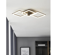 Moderne LED plafondlamp met drie overlappende vierkante frames van metaal.