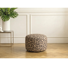 Ronde poef met luipaardprint in een lichte woonkamer op een visgraatparketvloer.