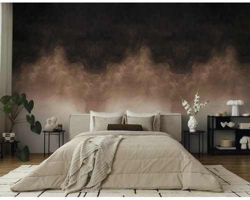 Moderne slaapkamer met een abstract fotobehang in golfoptiek, een gestoffeerd bed en minimalistische meubels.