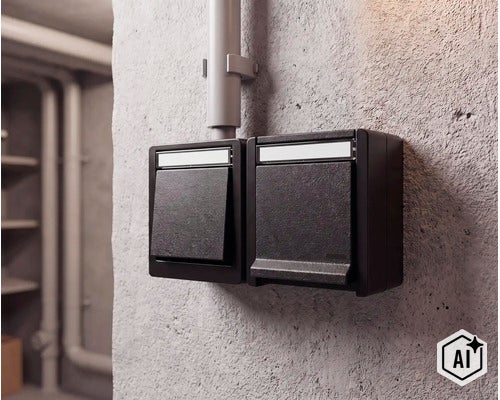 Dubbele opbouwschakelaar voor vochtige ruimtes gemonteerd op een betonnen muur in een kelder (Image AI modified or generated)