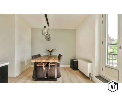 Eethoek met massief houten tafel, donkere gestoffeerde stoelen, hanglampen en lichte parketvloer in een modern ingerichte ruimte. (Image AI modified or generated)