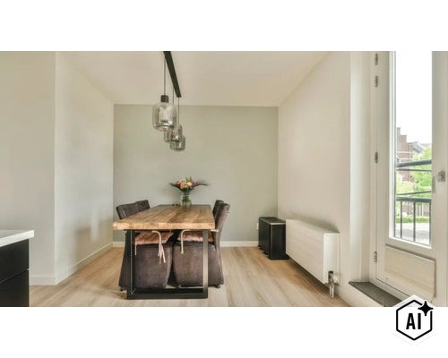 Moderne eetkamer met houten tafel, stoelen en hanglampen. Lichte muurafwerking en parketvloer in een vriendelijk ingerichte ruimte. (Image AI modified or generated)