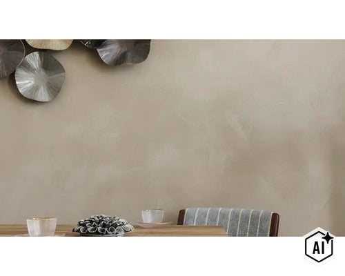 Muur met decoratieve plamuurtechniek in een woonkamer met eettafel, decoratie en stoel met gestreepte bekleding. (Image AI modified or generated)