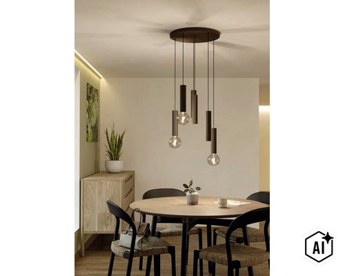 Moderne hanglamp met vijf cilindrische elementen boven een ronde eettafel in een lichte, sfeervolle eetkamer. (Image AI modified or generated)
