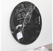 Rond glazen magneetbord met marmerlook, beschreven met stift