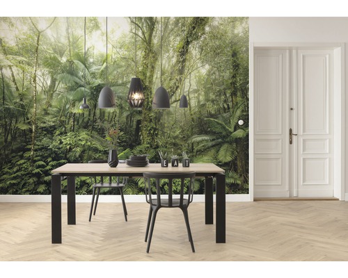 Eetkamer met jungle fotobehang, eettafel en stoelen