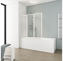 Badkamer met bad en badwand