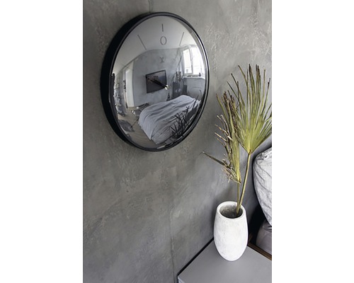 Wandklok met spiegelglas en kamerzicht
