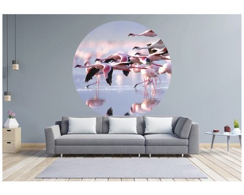 Wanddecoratie met flamingo''s in een woonkamer