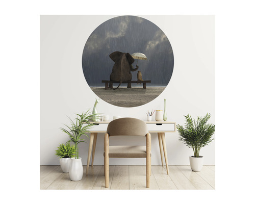 Muursticker met olifant en vogel op bank in de regen boven een bureau