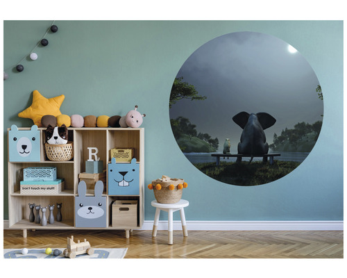 Kinderkamer met muursticker, rek en speelgoed