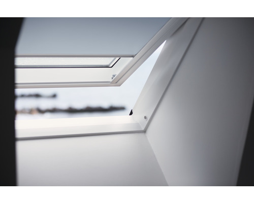 Geopend dakraam voor zolderverbouwing