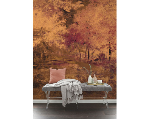 Kamerdecoratie met bosbehang, bank, kussen en deken