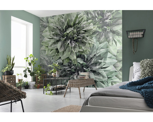 Woonkamer met geometrisch bloemenbehang, bed en planten