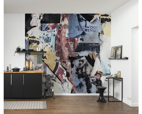 Keuken met fotobehang in de stijl van gescheurde filmaffiches
