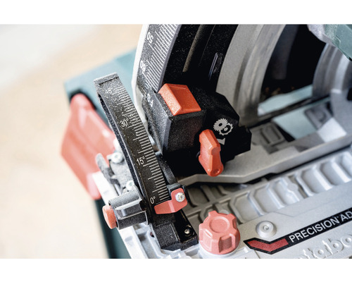 Detail van een Metabo verstekzaag met hoekindicator