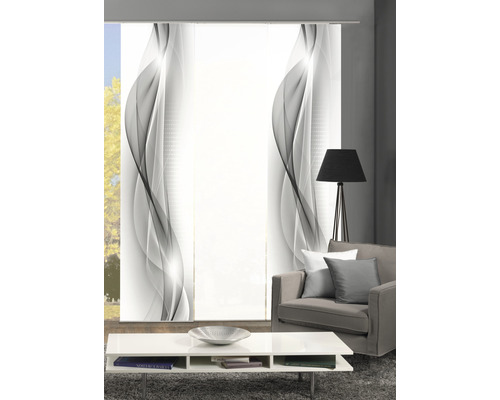 Decoratief schuifpaneel met abstract patroon in een modern ingerichte woonkamer.