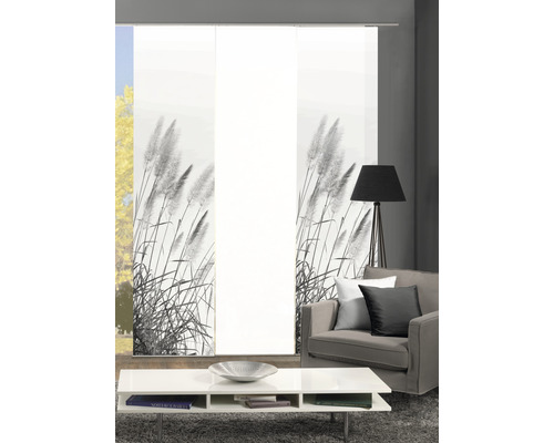 Woonkamer met schuifgordijnen en grassenmotief