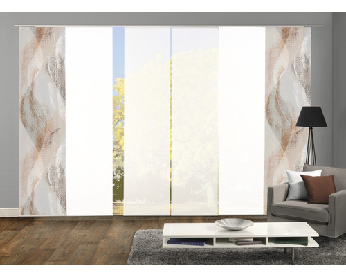 Schuifgordijnen in de woonkamer met modern patroon