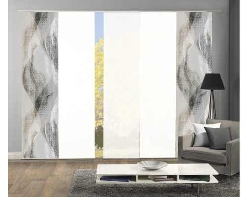 Schuifgordijnen met abstract patroon in de woonkamer