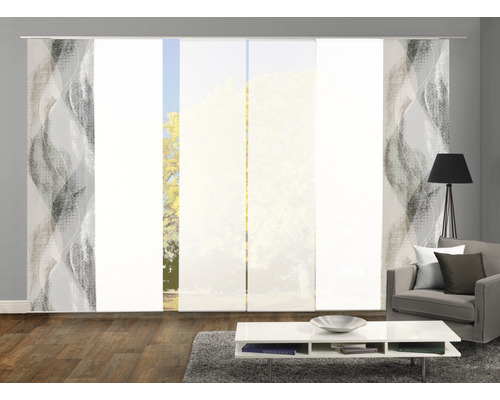 Woonkamer met schuifpanelen en modern design