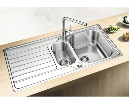 Roestvrijstalen spoelbak met afdruiprek en kraan