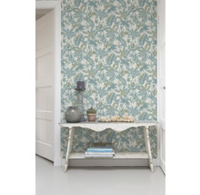 Decoratieve kamer met botanisch behang en console