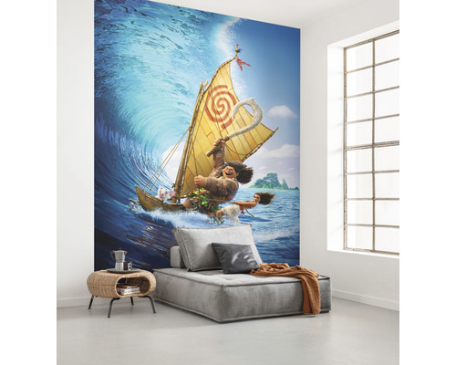 Fotobehang met een motief uit de film Vaiana, met Vaiana, Maui en een zeilboot op een golf