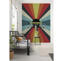 Wanddecoratie in de slaapkamer met een Star Wars Hyperspace motief.